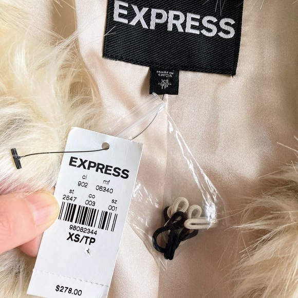 NWT Express Color Block Faux Fur White Black Coat Jacket Size XS TP - Picture 7 of 13